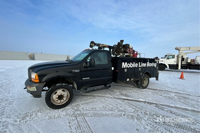2004 Ford F-550 XL 4x2 Camion de service