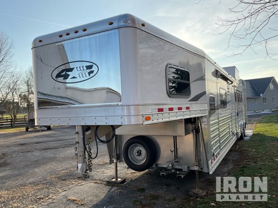2022 Four Star GN T/A Horse Trailer