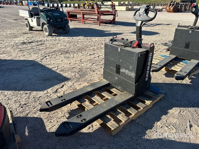 2016 Raymond 8210 4500 lb Electric Vérins de châssis