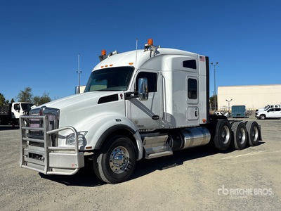 2019 Kenworth 8x4 Heavy Haul Tri/A Sleeper Truck Tractor