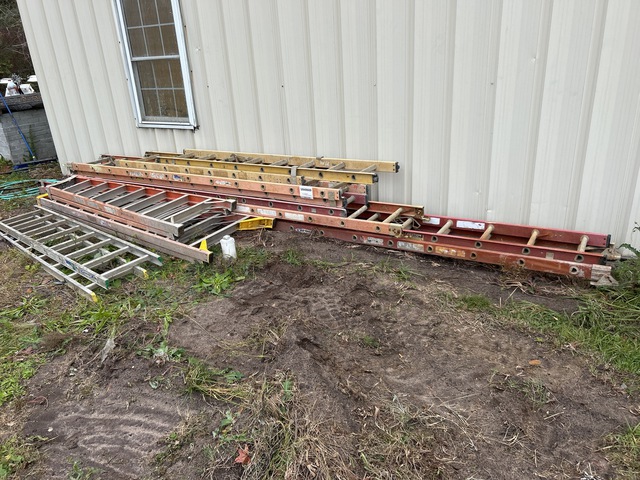 Quantity of Step & Extension Ladders