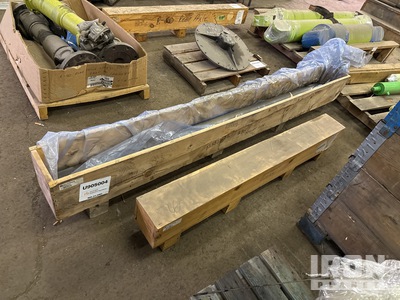 Quantity of (2) Euclid R85 Eje