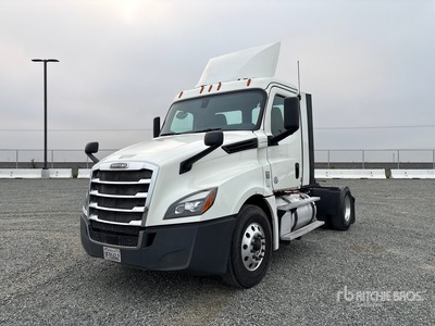 2019 Freightliner Cascadia 126 4x2 Day Cab Truck Tractor