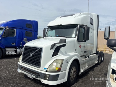 2014 Volvo VNL 6x4 Cabeza Tractora Cabina Dormitorio (Inoperable)