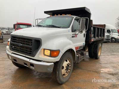 2001 Ford F-650 4x2 S/A Dump Truck