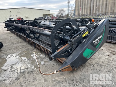 2018 MacDon FD135 35 ft Flex Draper 2018 MacDon FM100 Float Module Cabezal de cosechadora trilladora