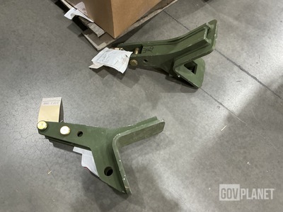 (2) Landoll 9-807-010052 Hoisting Links