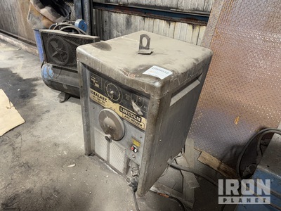 Lincoln Electric TM-300/300 300 A معدة لحام كهربائي