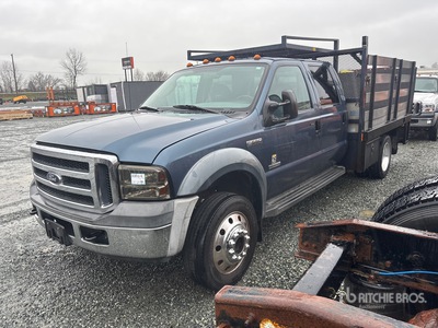 2006 Ford F-550 XL 4x2 Camión Caja Abierta (Inoperable)