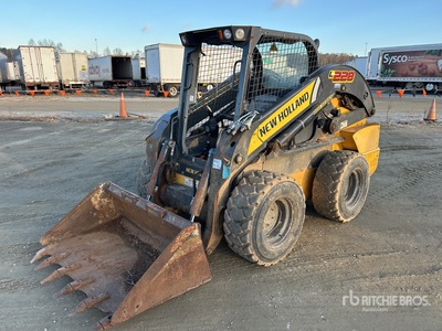 2018 New Holland L228 Chargeuse à direction à glissement