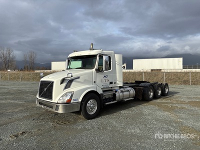 2017 Volvo VNL 8x4 Tri/A Day Cab Truck Tractor