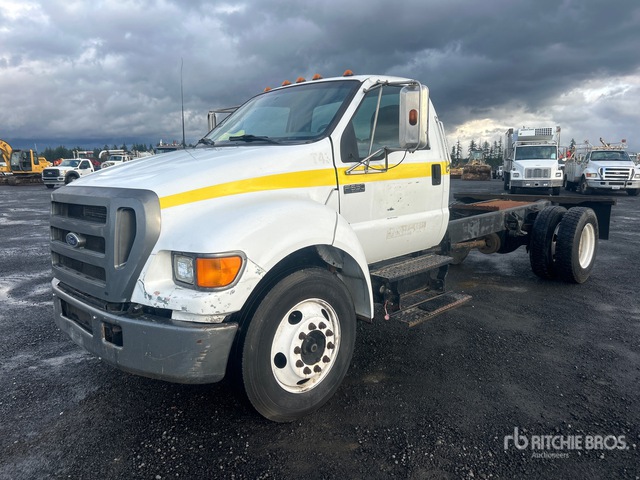 2004 Ford F-650 XL 4x2 Cab and Chassis | Ritchie Bros. Auctioneers