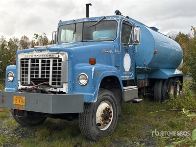 1974 International F-8500M Camion épandeur d'asphalte