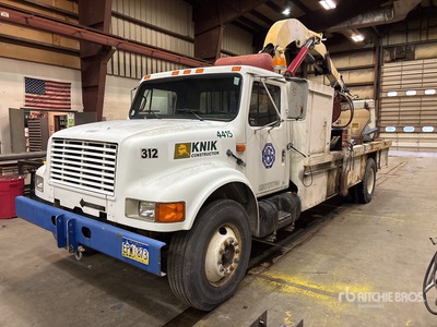 1993 International 4900 Tire Service Truck