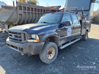 2003 Ford F-350 XL 4x4 Crew Cab Camion utilitaire