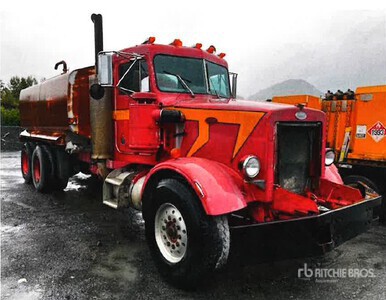 1984 Peterbilt 4000 gal Camion à eau