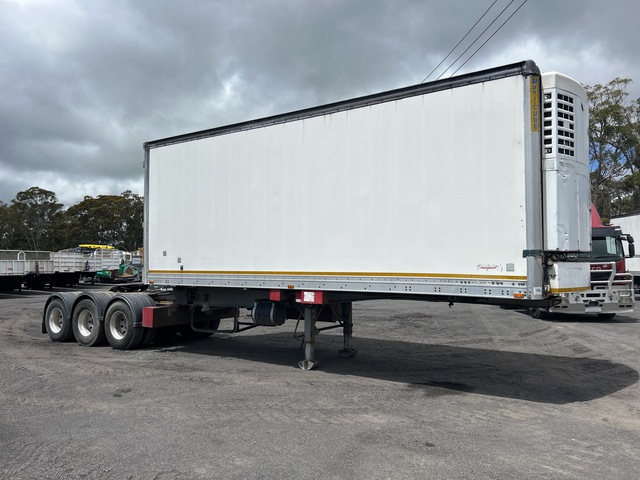 2004 MaxiTrans 7.45 m B-Double Lead Rollback Tri/A Refrigerated Trailer