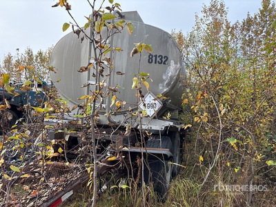 1995 Advance Quad/A مقطورة وقود