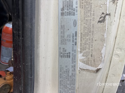 National 600C 34000 lb Straight Boom on 1999 Sterling L7501 6x4 Boom Truck