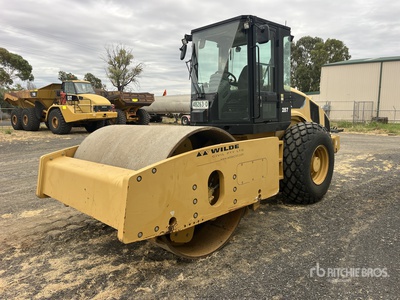 2011 Cat CS74 Smooth Drum Compactor