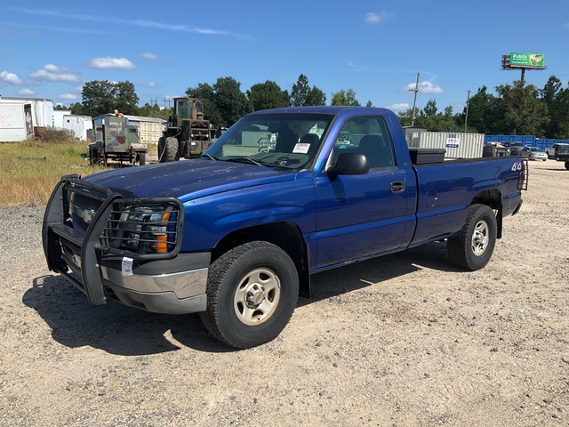 2004 Chevrolet Silverado 1500 4x4 Pickup