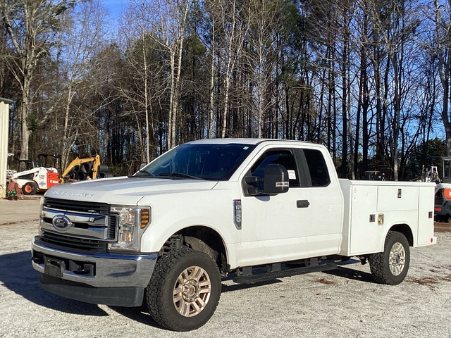 2018 Ford F-250 STX 4x4 Extended Cab Utility Truck