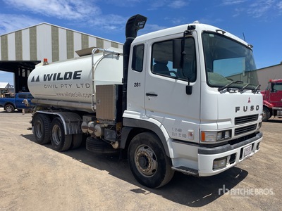 2010 Mitsubishi Fuso FV 500 13000 L 6x4 Water Truck