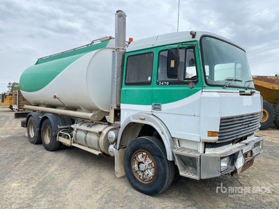 1990 International F3470 15000 L 6x4 Fuel Truck
