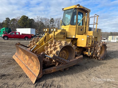 1985 Cat 815B ضاغطة التربة باربع عجلات