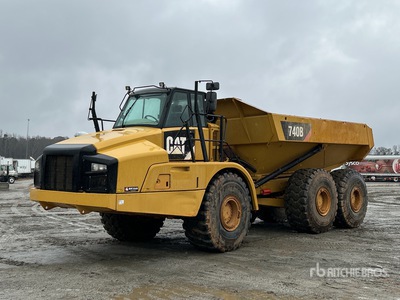 2013 Cat 740B を見 Articulated Dump Truck
