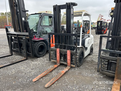 2022 Viper FD35X 5400 lb Pneumatic Tire Carretilla Elevadora