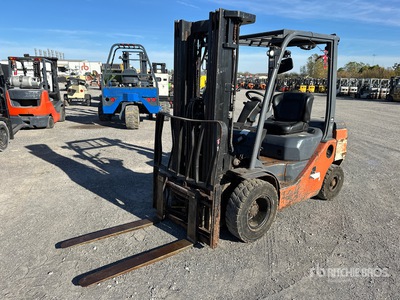 2021 Toyota 8FDU25 4850 lb Pneumatic Tire フォークリフト