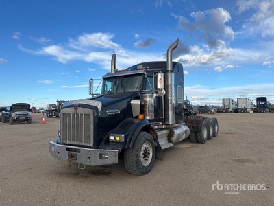 2007 Kenworth T800 8x6 Tri/A Sleeper Truck Tractor