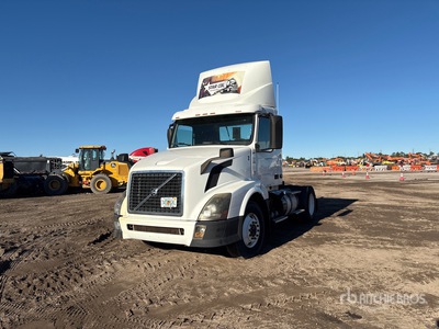 2015 Volvo VNL300 4x2 S/A Day Cab Truck Tractor