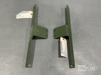 (11) Oshkosh Defense 3483810 Center Brackets
