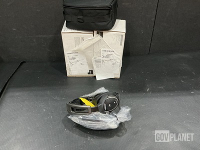 (3) Bose 324843-0130 Electrical Headsets