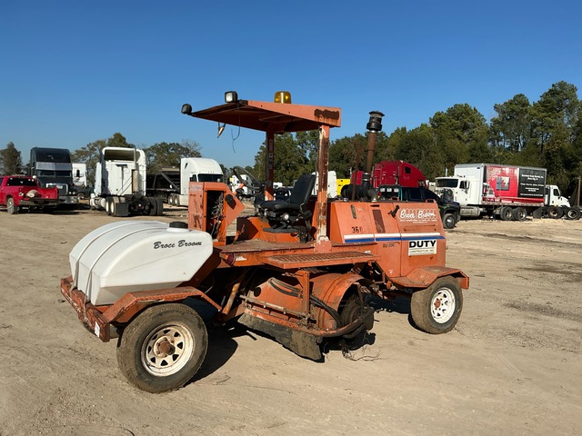 2008 Broce RJ350 Self-Propelled Broom