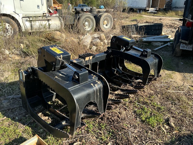Cat 84 in Skid Steer Root Rake