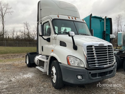 2015 Freightliner Cascadia 113 4x2 تراكتور شاحنة (أحادي المحور)