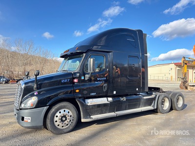 2015 Freightliner Cascadia 125 6x4 T/A Sleeper Truck Tractor