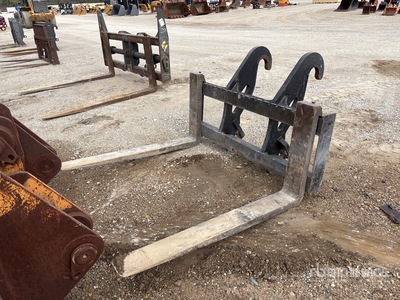 54 in Wheel Loader Forks - Fits Cat 930K