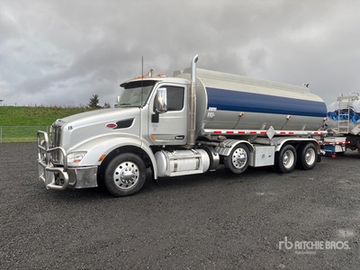 2018 Peterbilt 579 8x4 Fuel Truck