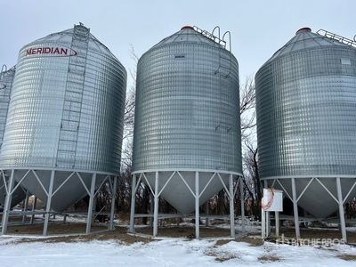 Behlen +/- 3500 bu 4 Ring Hopper Grain Bin