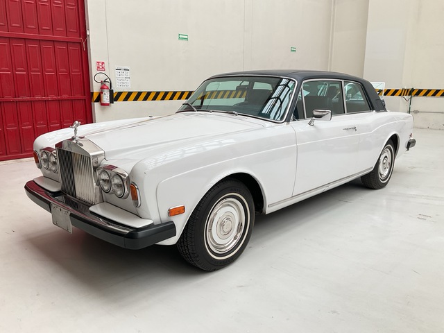 1978 Rolls Royce Corniche Automovil (INOPERABLE) / Automobile (Inoperable)