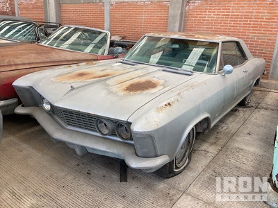 1964 Buick Riviera Automovil (Solo Partes) / Parts Only Automobile (Inoperable)