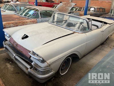 1958 Ford Fairlane 500 Skyliner Automovil (Solo Partes) / Parts Only Automobile (Inoperable)