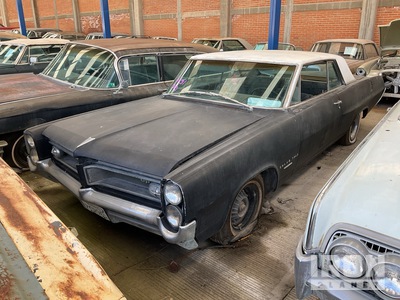 1964 Pontiac Grand Prix Automobile (Inoperable)