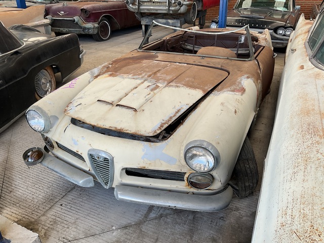 1958 Alfa Romeo 2000 Automovil (Solo Partes) / Parts Only Automobile (Inoperable)