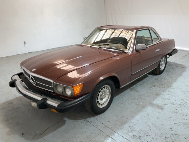 1977 Mercedes Benz 450 SL Automovil (Inoperable) / Automobile (Inoperable)