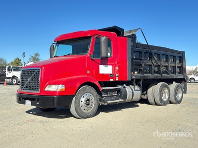 2013 Volvo VNM Tipper Truck